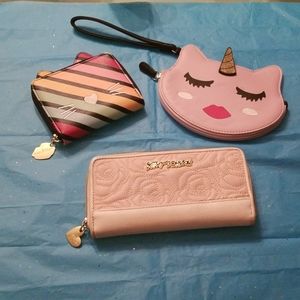 🎀 Betsy Johnson Wallets